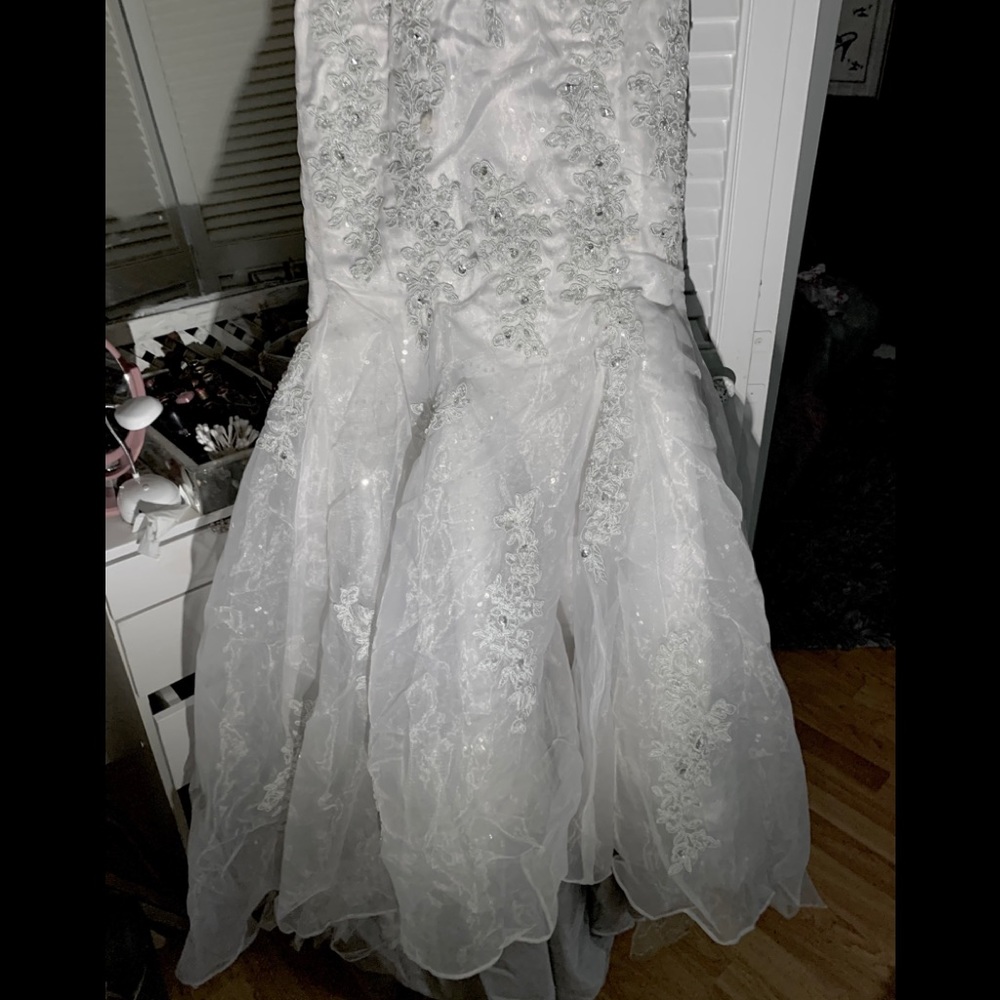 Simple elegant wedding dress❤️ - Picture 15 of 16